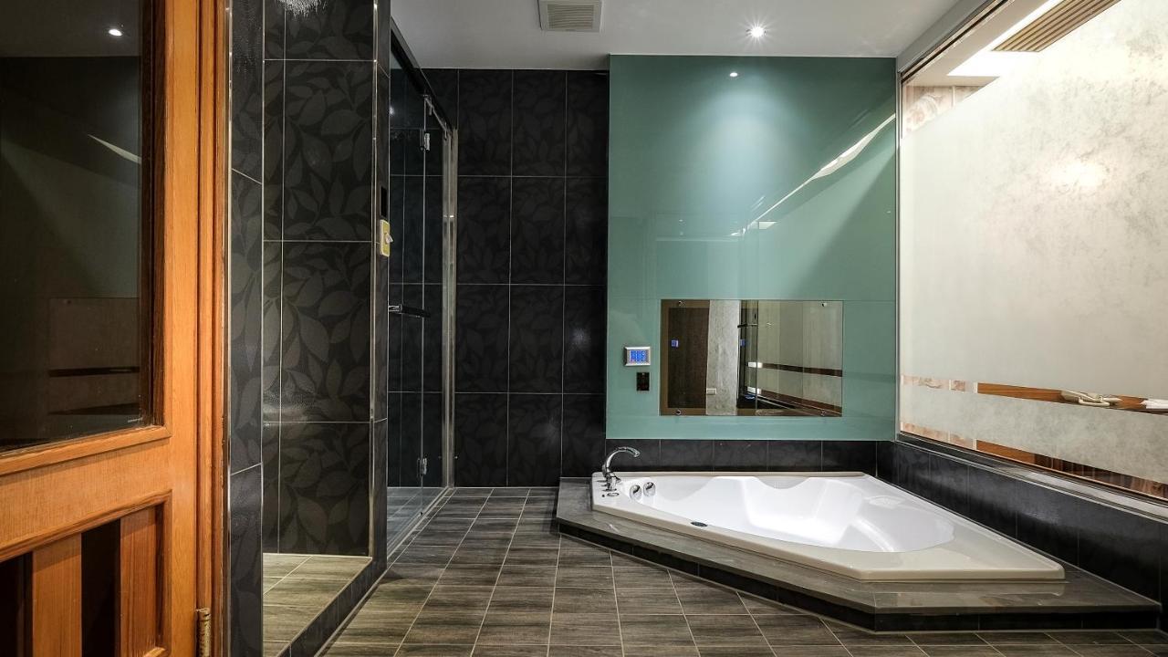 Chamotel - Lujhou Đài Bắc Ngoại thất bức ảnh